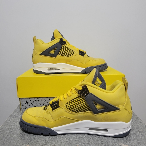 Jordan 4 lighting used slightly size 10.5m